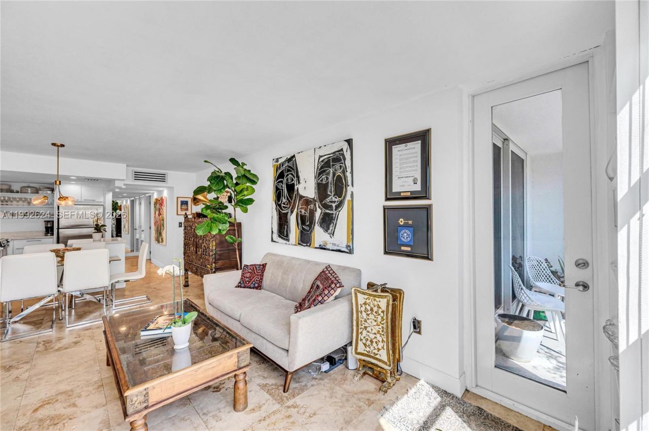 1228 West Ave , Unit 209, Miami Beach, FL 33139 Photo