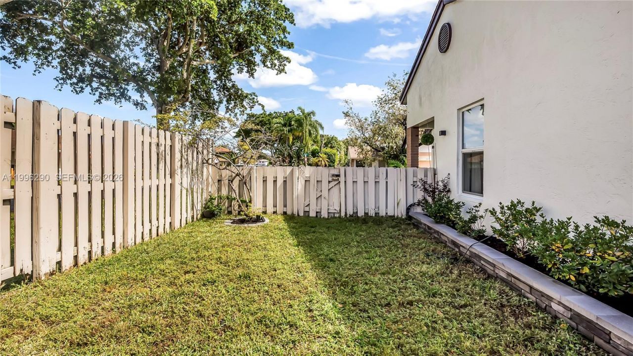 651 Shiloh Ter , Unit 651, Davie, FL 33325 Photo