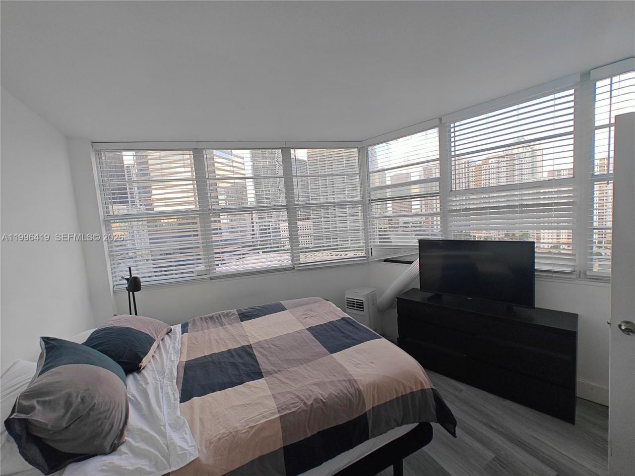 801 Brickell Bay Dr, Unit 1961, Miami, FL 33131 Photo