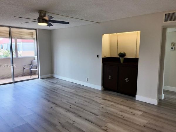 403 NW 68th Ave, Unit 517, Plantation, FL 33317