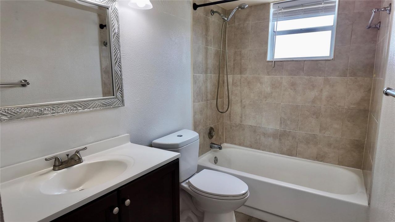 403 NW 68th Ave, Unit 517, Plantation, FL 33317 Photo