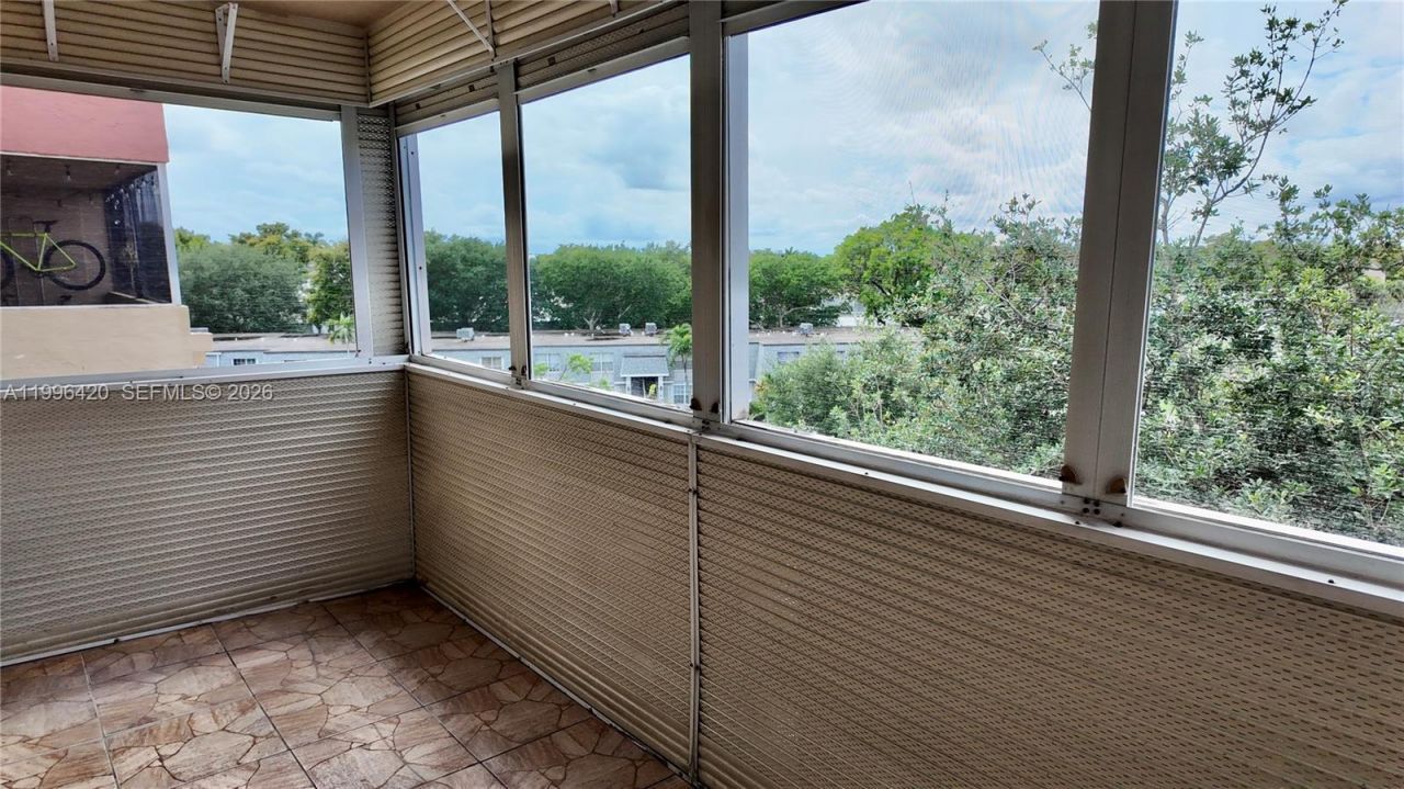 403 NW 68th Ave, Unit 517, Plantation, FL 33317 Photo