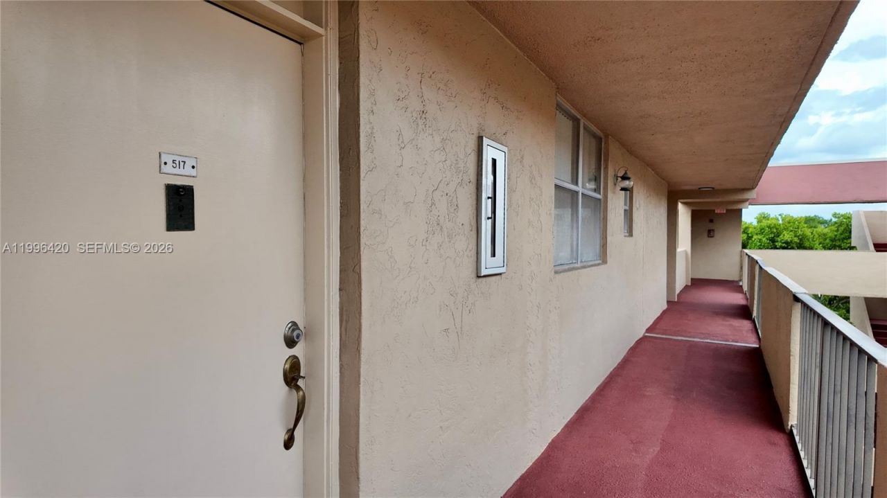403 NW 68th Ave, Unit 517, Plantation, FL 33317 Photo