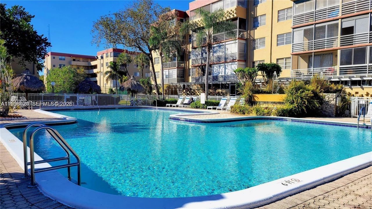 403 NW 68th Ave, Unit 517, Plantation, FL 33317 Photo