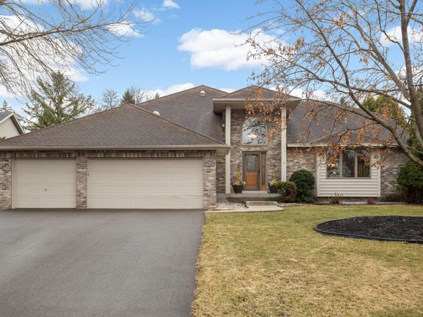 7373 Moonlight Lane, Eden Prairie, MN 55346