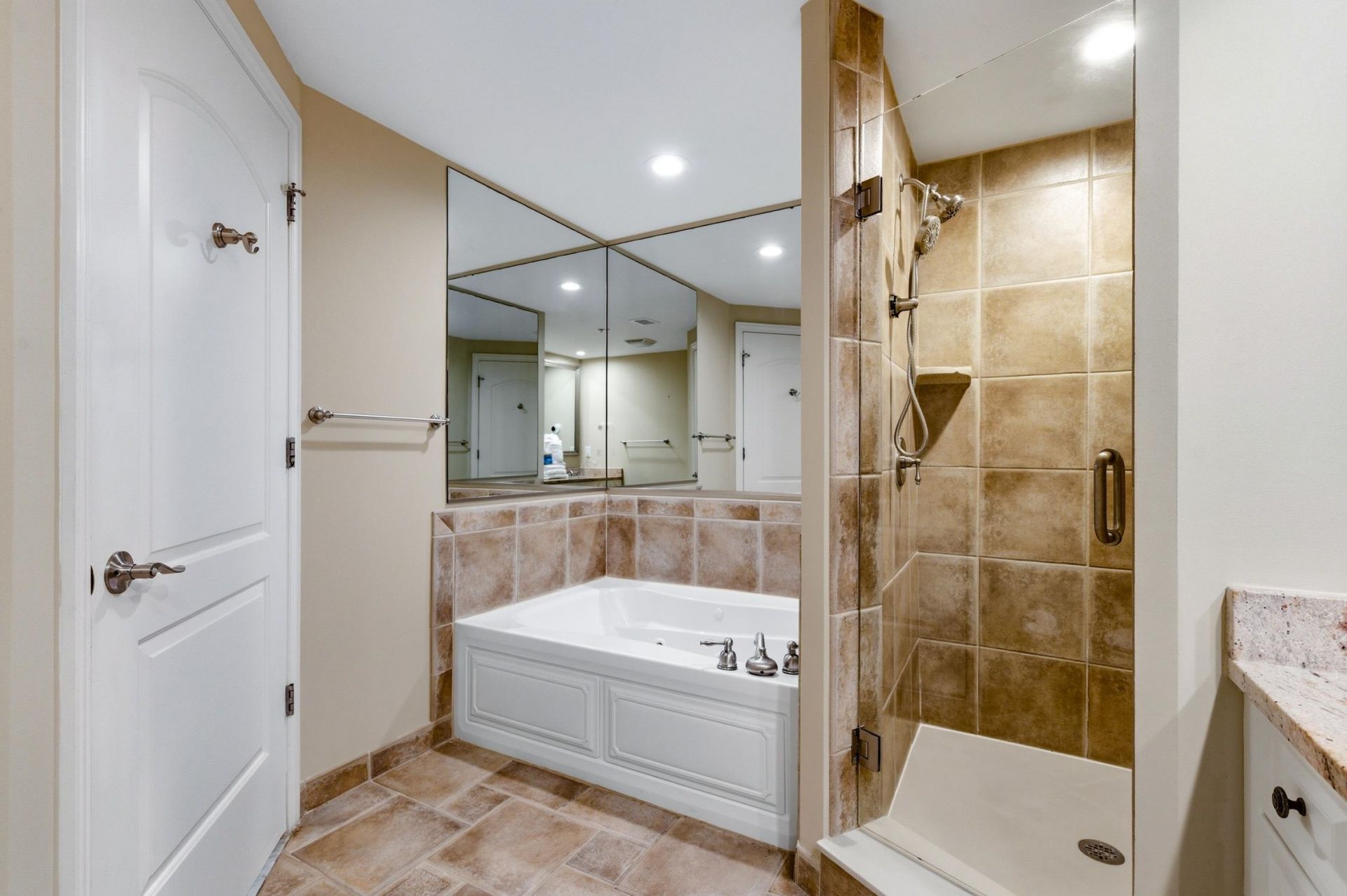 100 North Beach Blvd. Photo 16