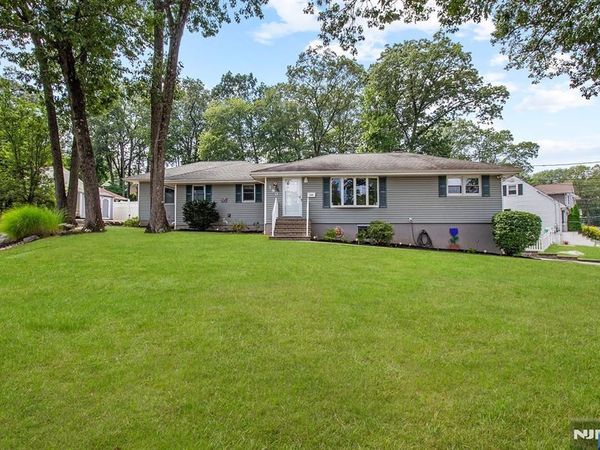 180 Rafkind Road, BLOOMINGDALE, NJ 07403