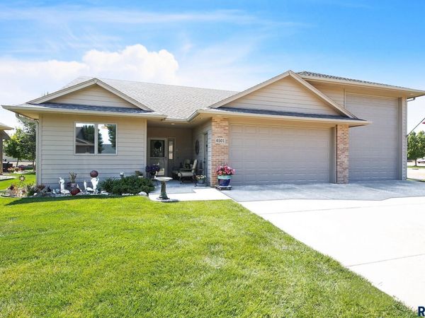 4501 E Kearney Pl, Sioux Falls, SD 57110