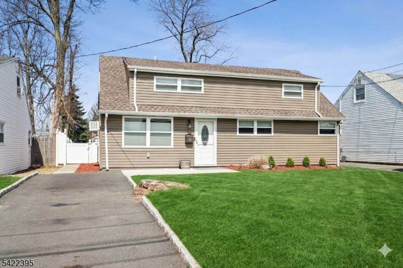 441 Remsen Ave, Woodbridge, NJ 07001 Main Photo