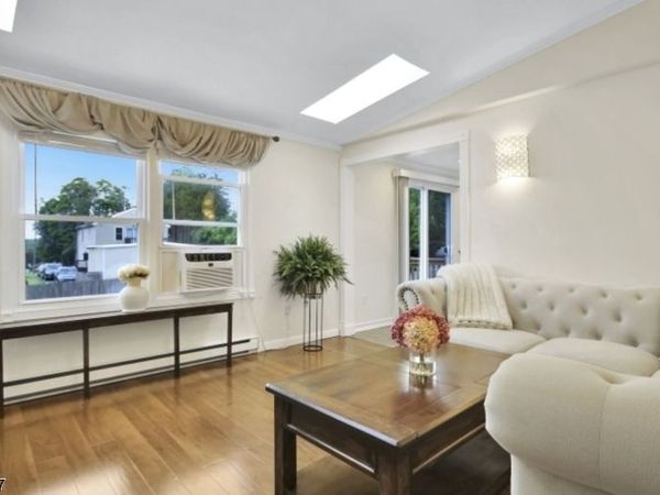 3 Prospect St, Mount Arlington, NJ 07856