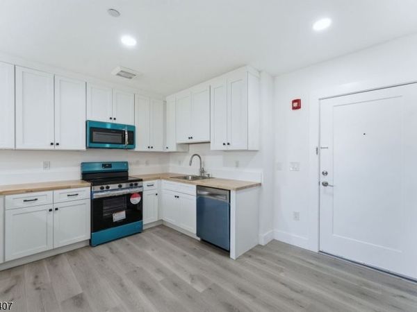 95 Shepherds Ln, Unit B409, Totowa, NJ 07512