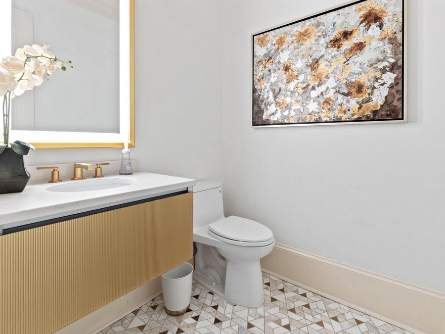 Property Image 100