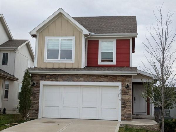 8816 SW 9th Street, Blue Springs, MO 64064
