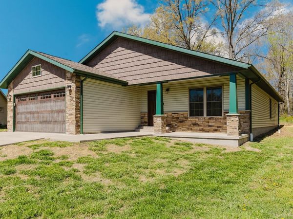 318 N Whitney Lane , Marion, IL 62959