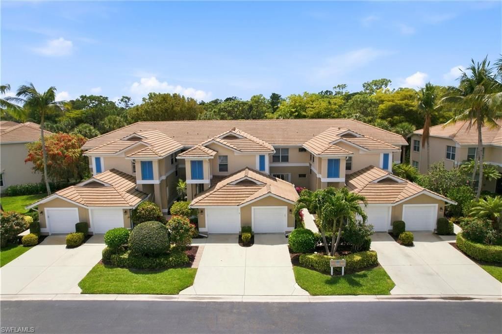 817 Carrick Bend Cir, Unit 201, Naples, FL 34110 Photo