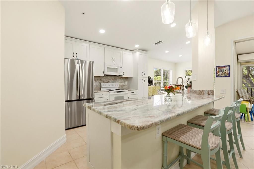 817 Carrick Bend Cir, Unit 201, Naples, FL 34110 Photo