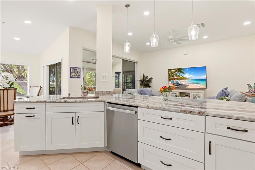 817 Carrick Bend Cir, Unit 201, Naples, FL 34110 Photo