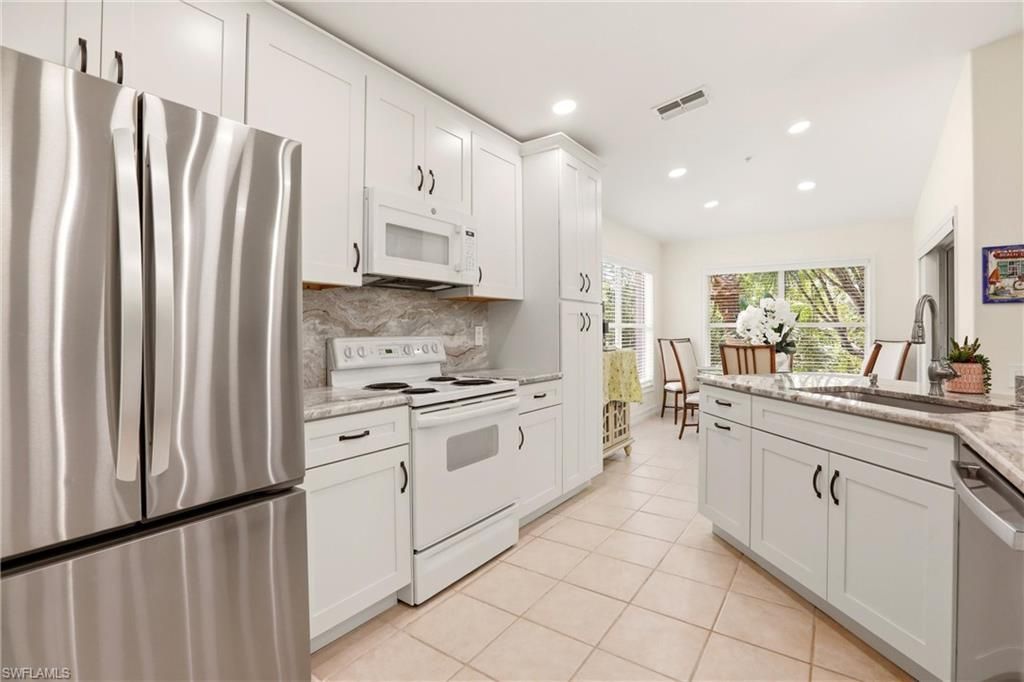 817 Carrick Bend Cir, Unit 201, Naples, FL 34110 Photo