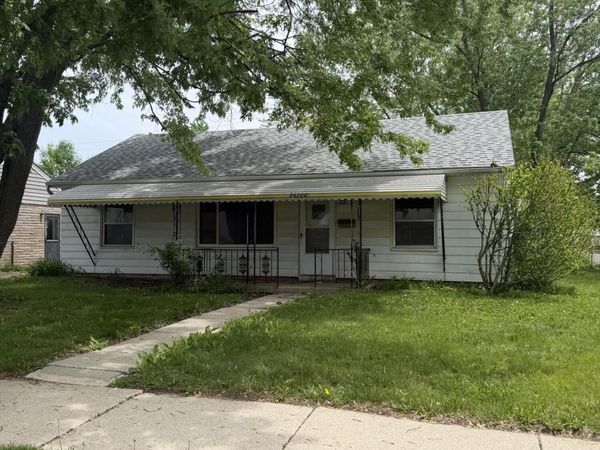 26700 Grandmont Street, Roseville, MI 48066