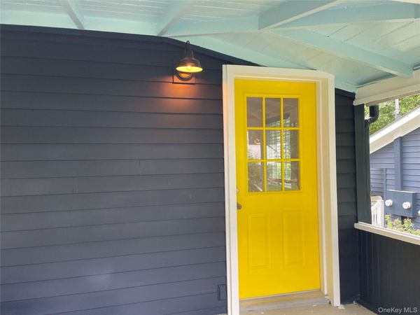 41 Chestnut Avenue , Poquott, NY 11733