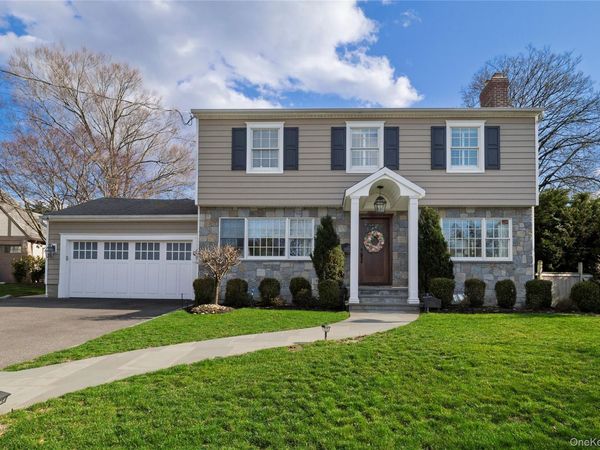 334 Raymond Street , Rockville Centre, NY 11570