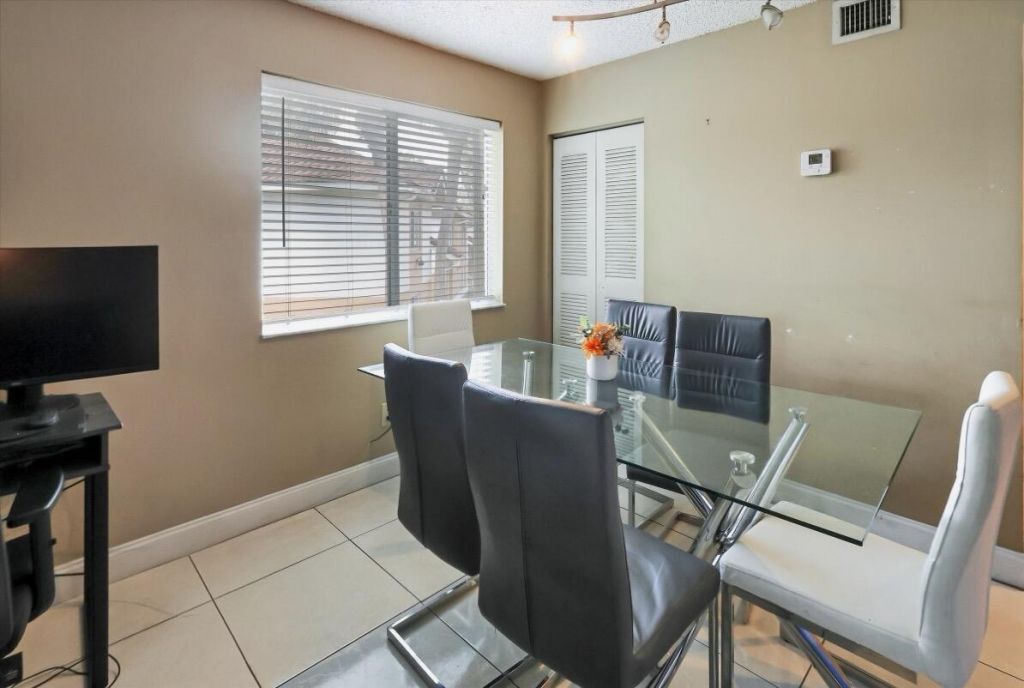 720 NW 91st Terrace, Plantation, FL 33324 Photo