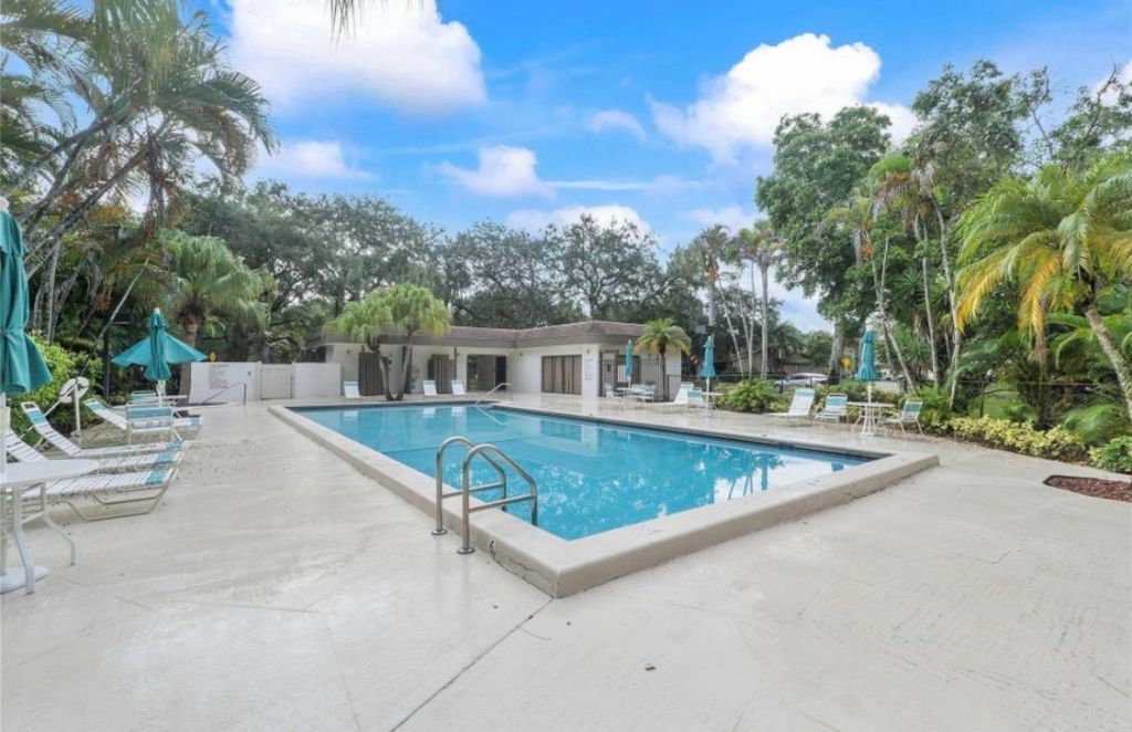 7675 NW 79th Avenue, Unit 114, Tamarac, FL 33321 Photo