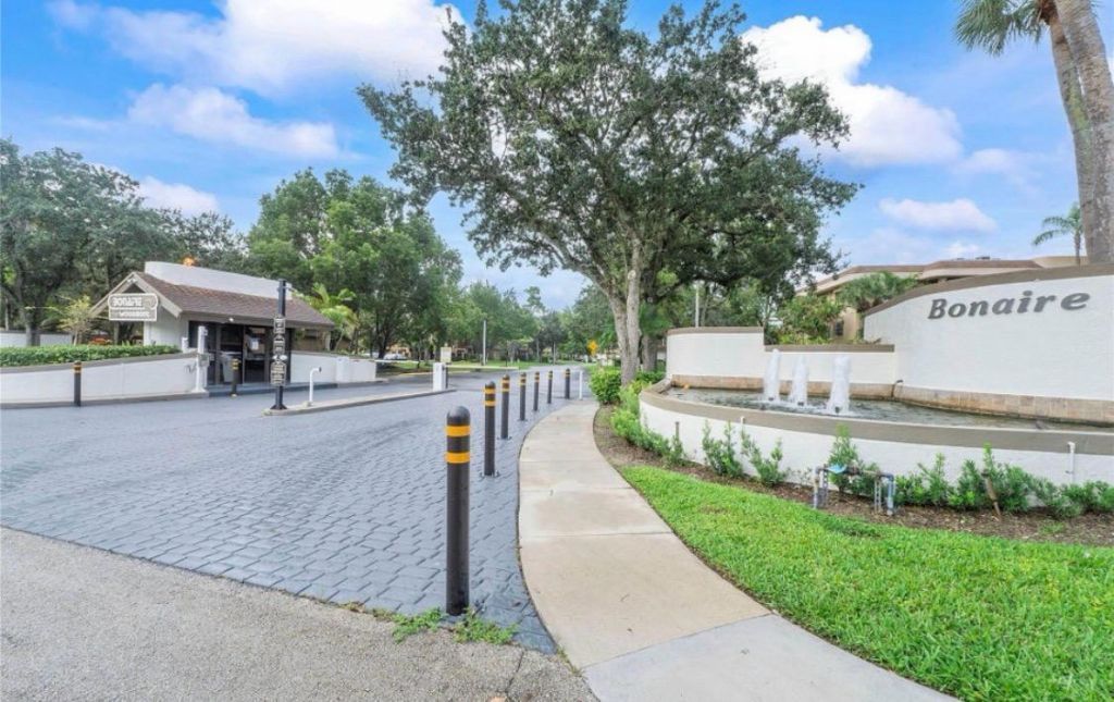 7675 NW 79th Avenue, Unit 114, Tamarac, FL 33321 Photo