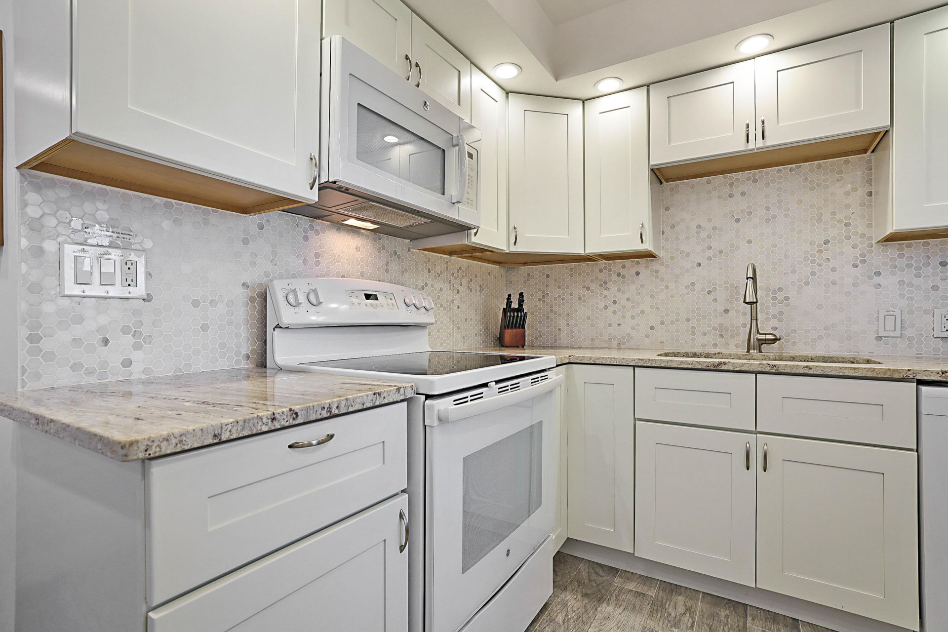 225 S Beach Road, Unit 205, Jupiter, FL 33469 Photo