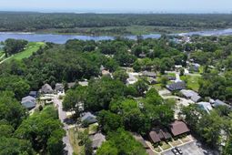 1677 Carriage Ln.  photo 4