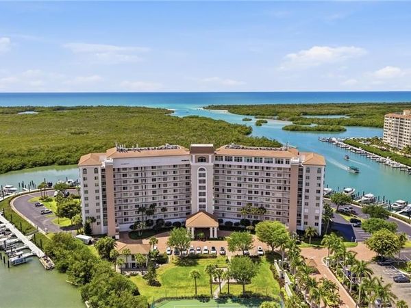 13105 Vanderbilt DR, Unit 407, NAPLES, FL 34110