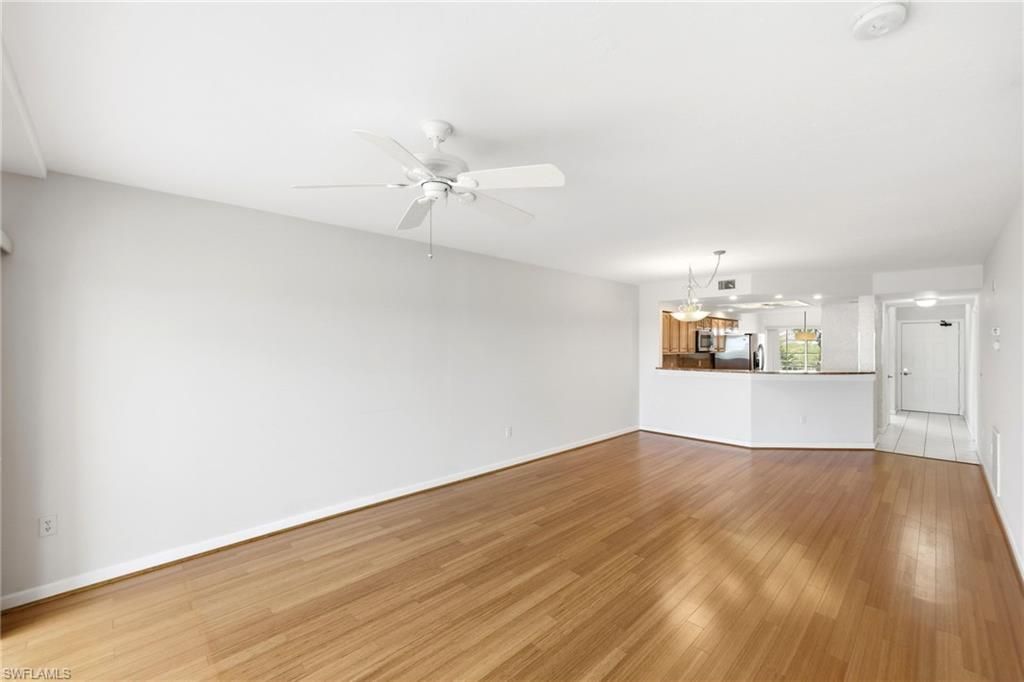 13105 Vanderbilt Dr, Unit 407, Naples, FL 34110 Photo