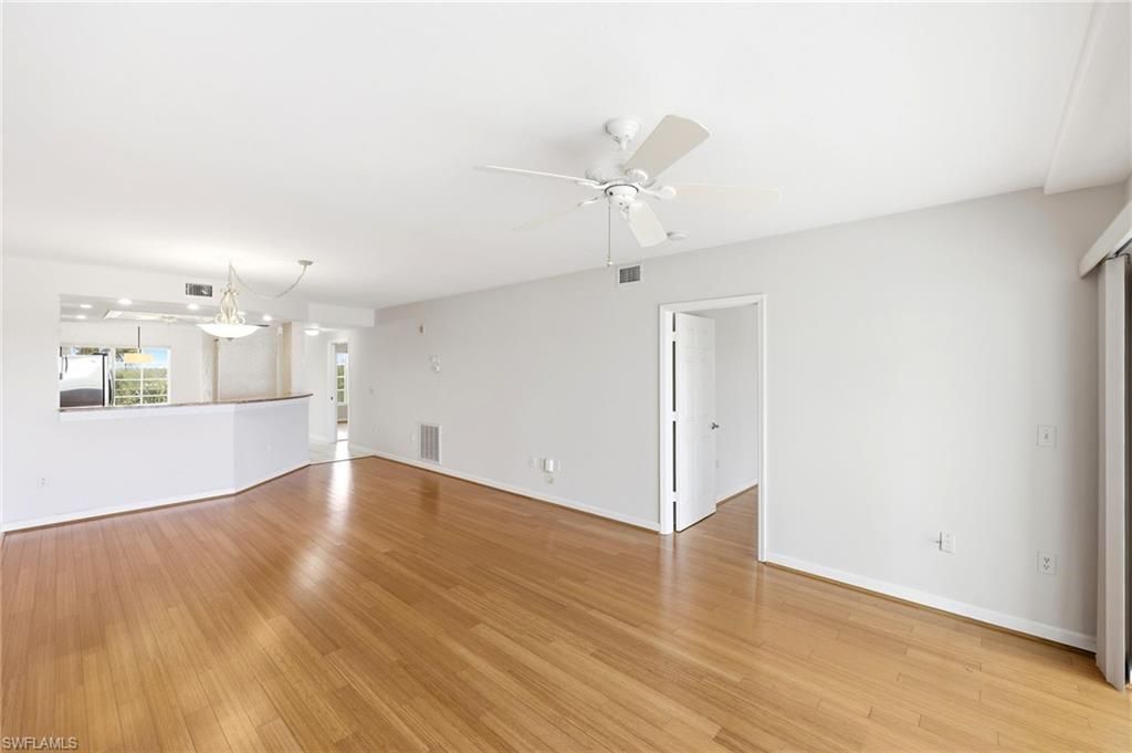 13105 Vanderbilt Dr, Unit 407, Naples, FL 34110 Photo