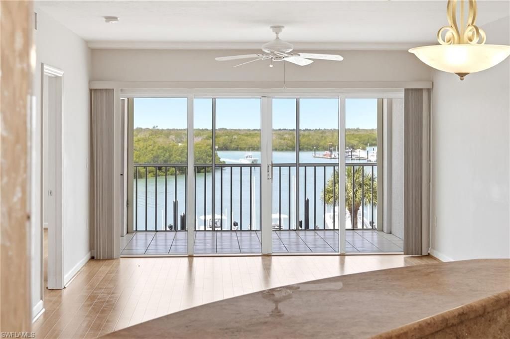 13105 Vanderbilt Dr, Unit 407, Naples, FL 34110 Photo