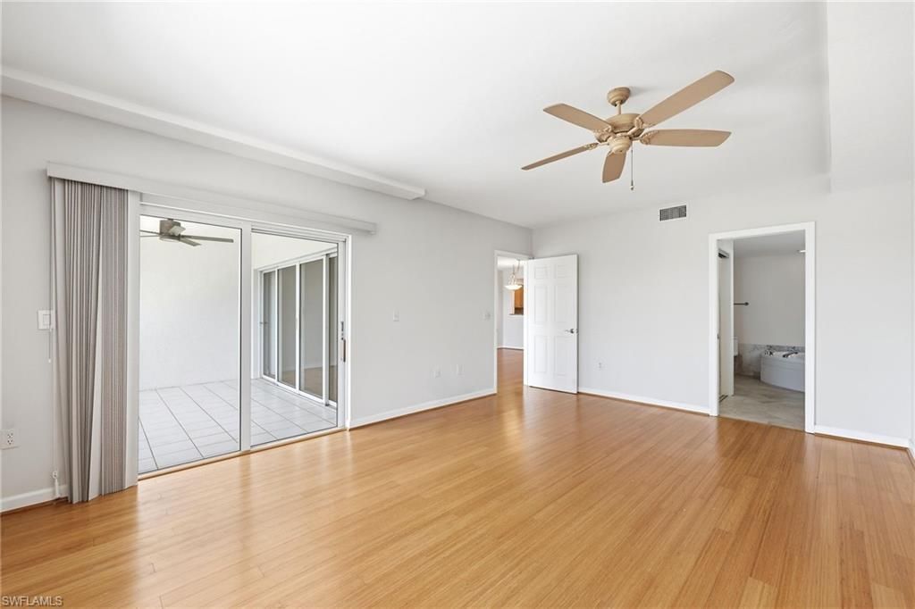 13105 Vanderbilt Dr, Unit 407, Naples, FL 34110 Photo