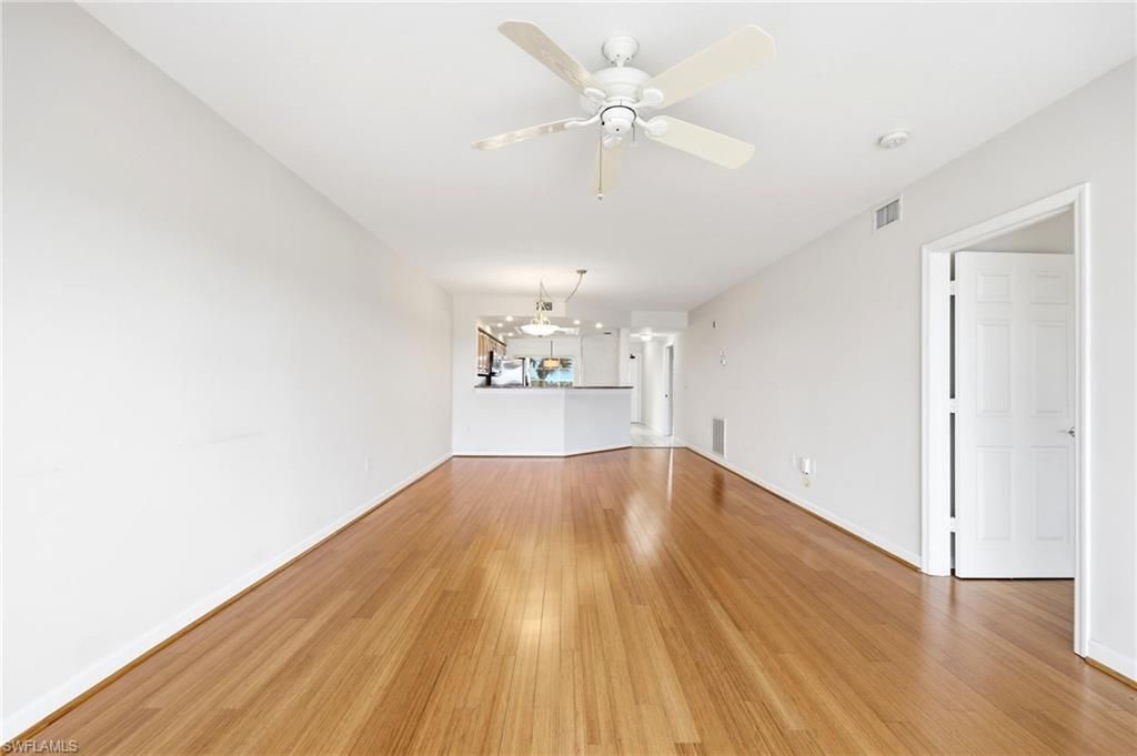 13105 Vanderbilt Dr, Unit 407, Naples, FL 34110 Photo