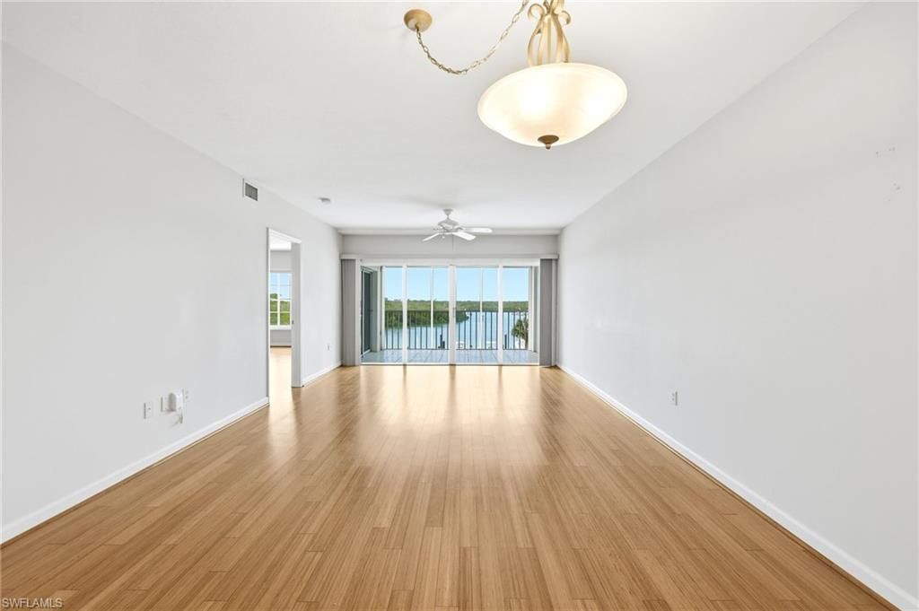 13105 Vanderbilt Dr, Unit 407, Naples, FL 34110 Photo