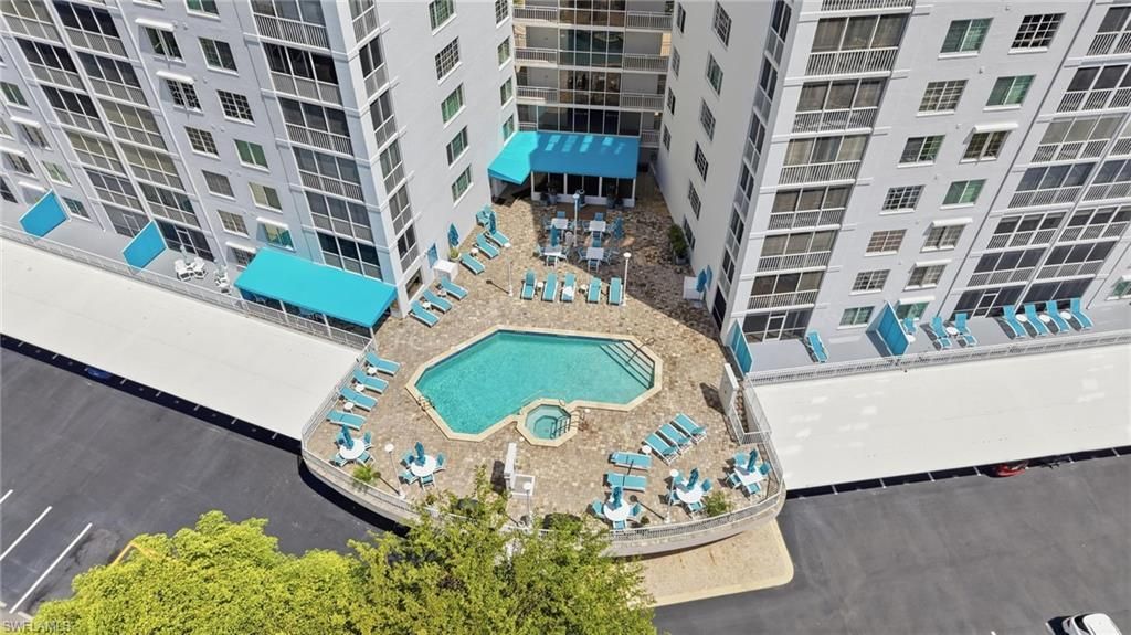 13105 Vanderbilt Dr, Unit 407, Naples, FL 34110 Photo