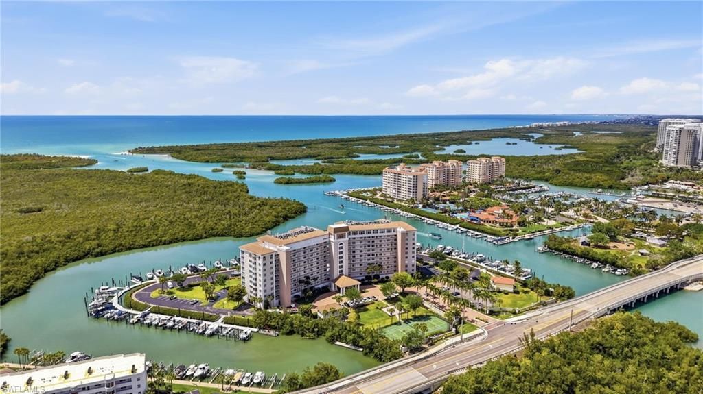 13105 Vanderbilt Dr, Unit 407, Naples, FL 34110 Photo