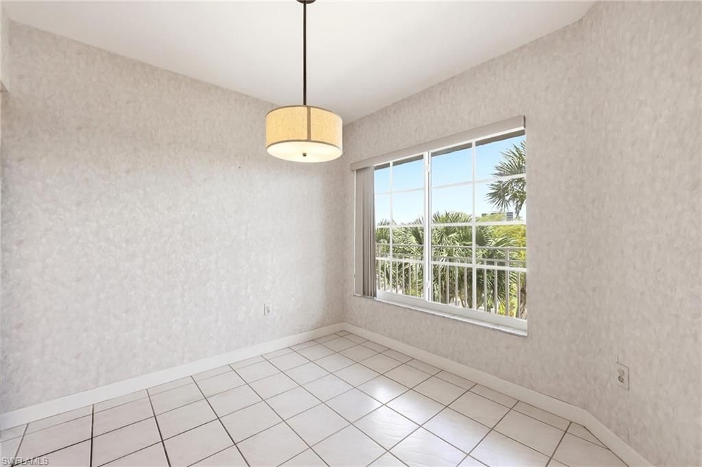13105 Vanderbilt Dr, Unit 407, Naples, FL 34110 Photo
