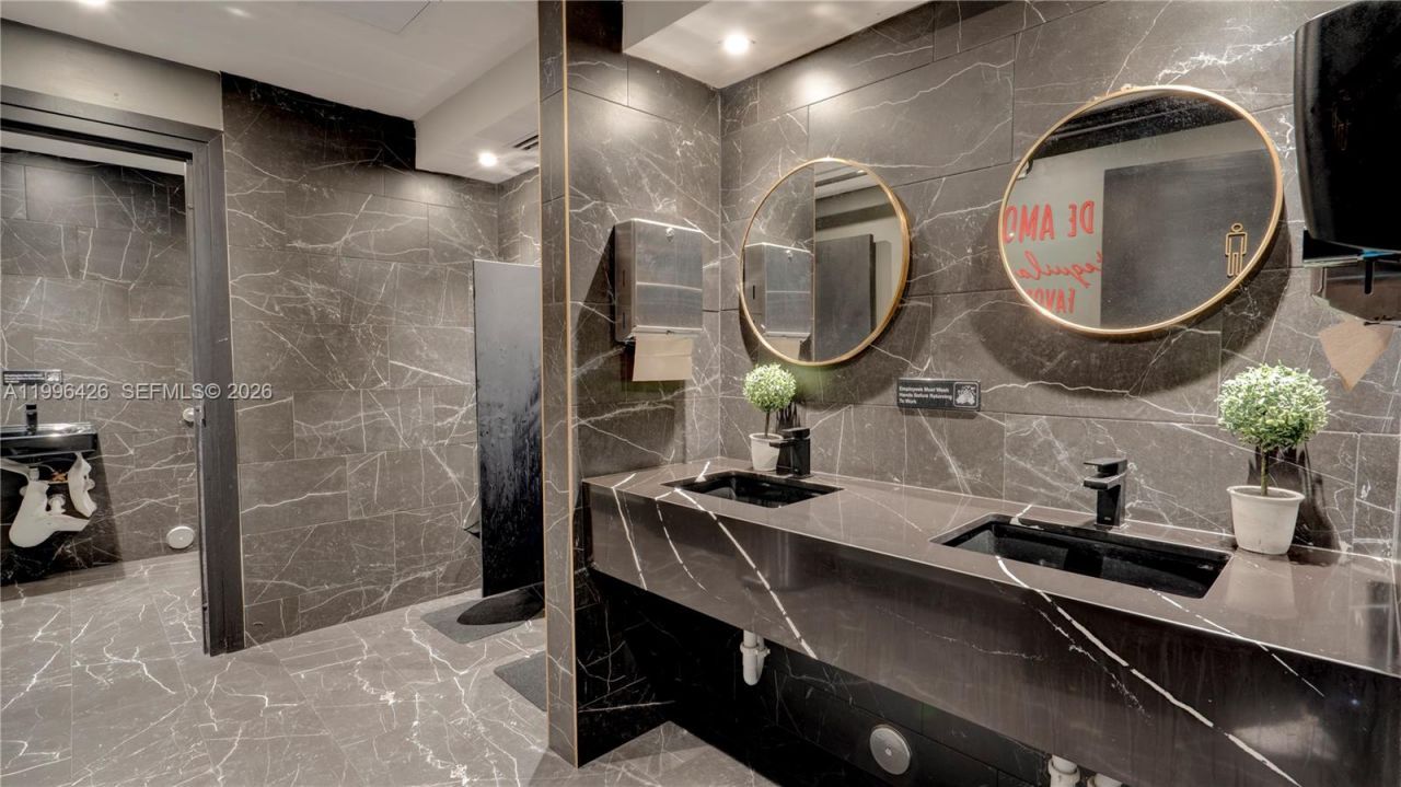 Restaurant For Sale, Miami, FL 33135 Photo