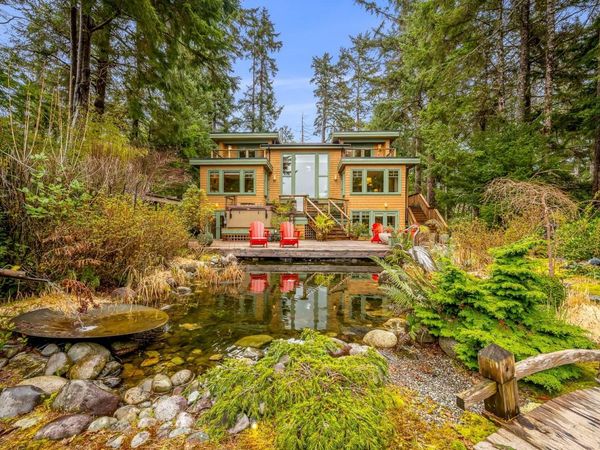 1257 Lynn Rd, Tofino, BC V0R 2Z0