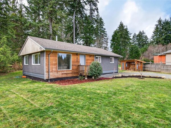 6565 Mystery Beach Rd, Fanny Bay, BC V0R 1W0