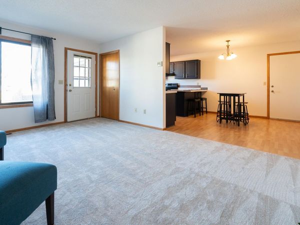 5425 Orleans Lane N, Unit 6, Plymouth, MN 55442