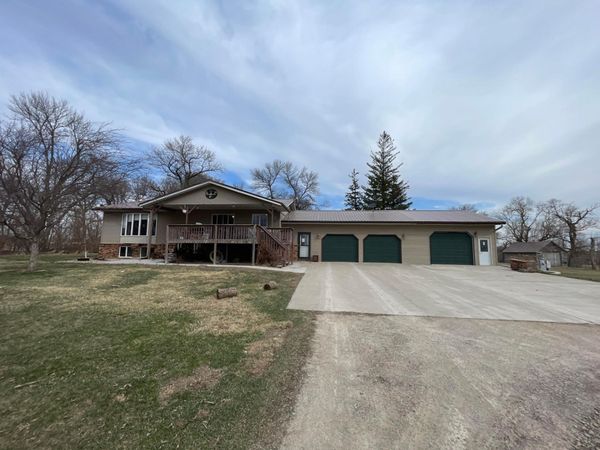 57782 740th Street , Jackson, MN 56143
