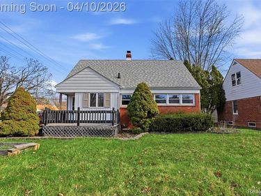 20201 Lancaster Street, Harper Woods, MI 48225