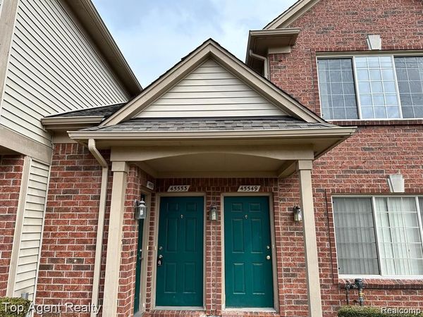 45553 Hidden View Court, Utica, MI 48315