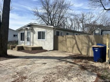 4024 Wenonah Lane, Waterford Twp, MI 48328