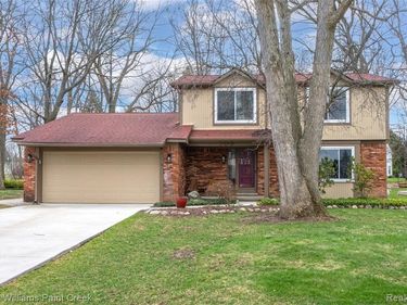 709 Denham Lane, Rochester Hills, MI 48307