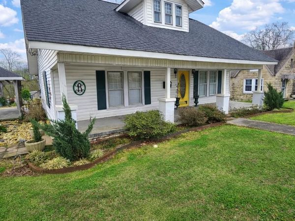 1008 Jackson Ave N, Russellville, AL